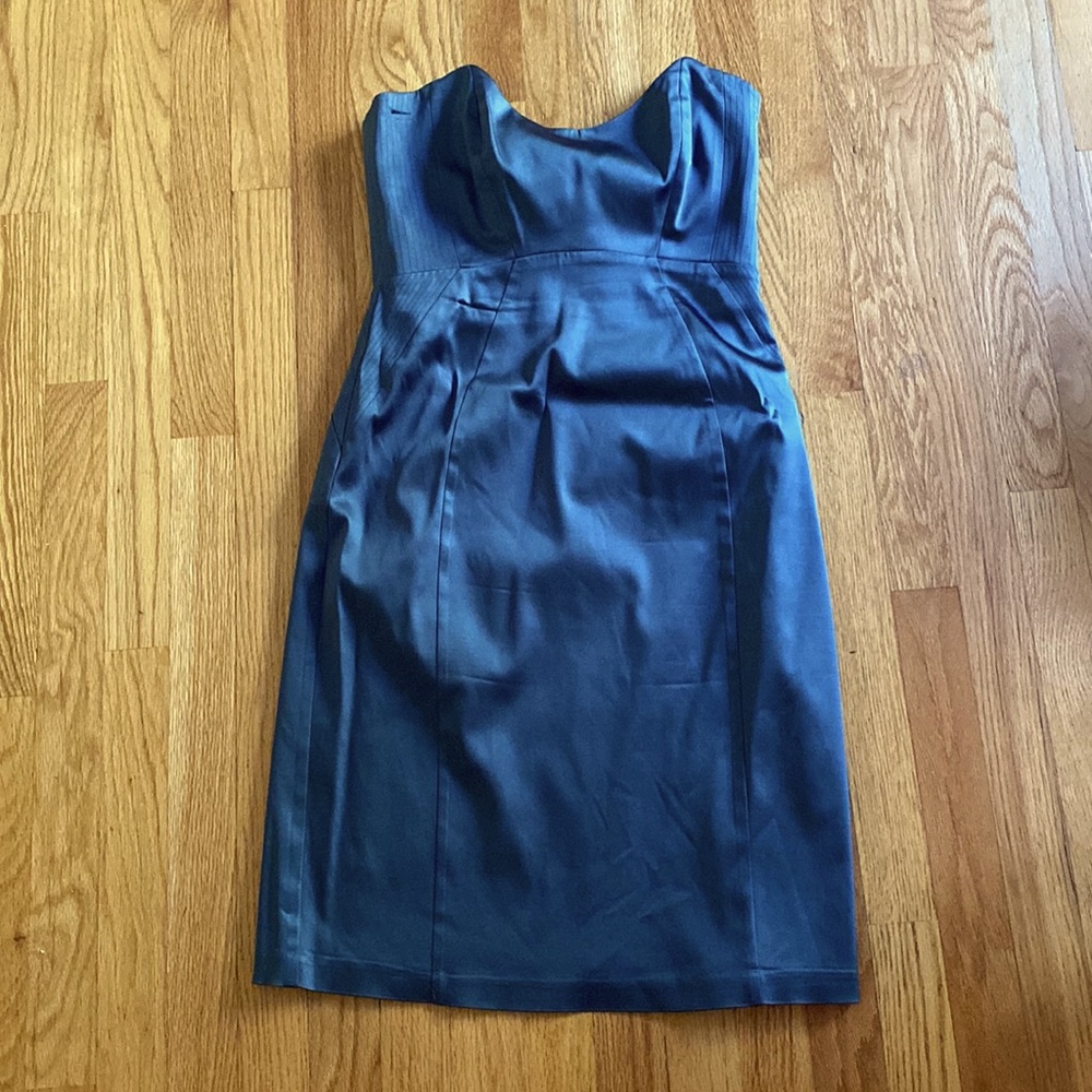Beautiful slate blue strapless laundry by shelli segal dress.